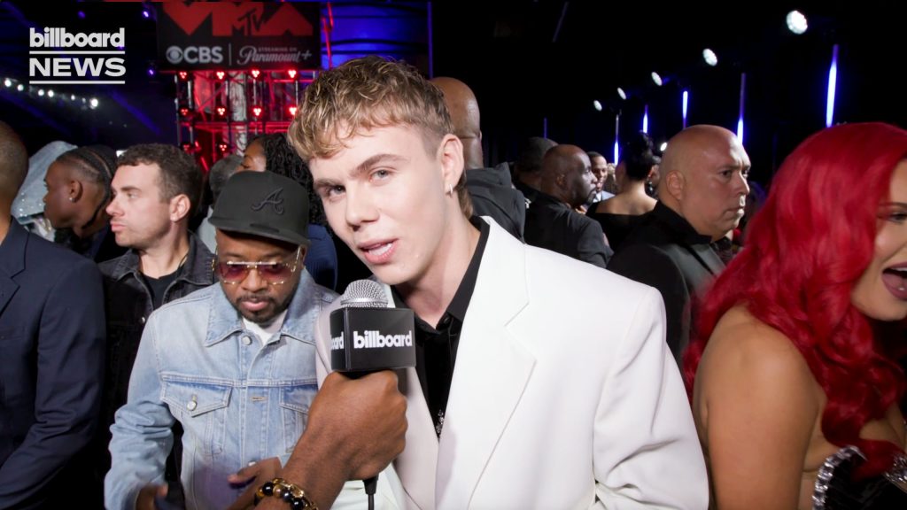 The Kid LAROI Praises Bailey Zimmerman & Talks Performance With Him | MTV VMAs 2025