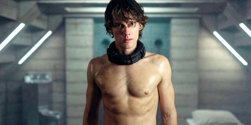 Isaac & Francoise's Uncomfortable Relationship In Wednesday Season 2, Part 2