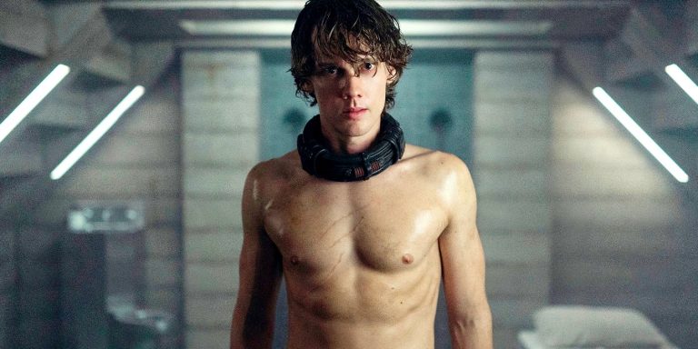 Isaac & Francoise's Uncomfortable Relationship In Wednesday Season 2, Part 2