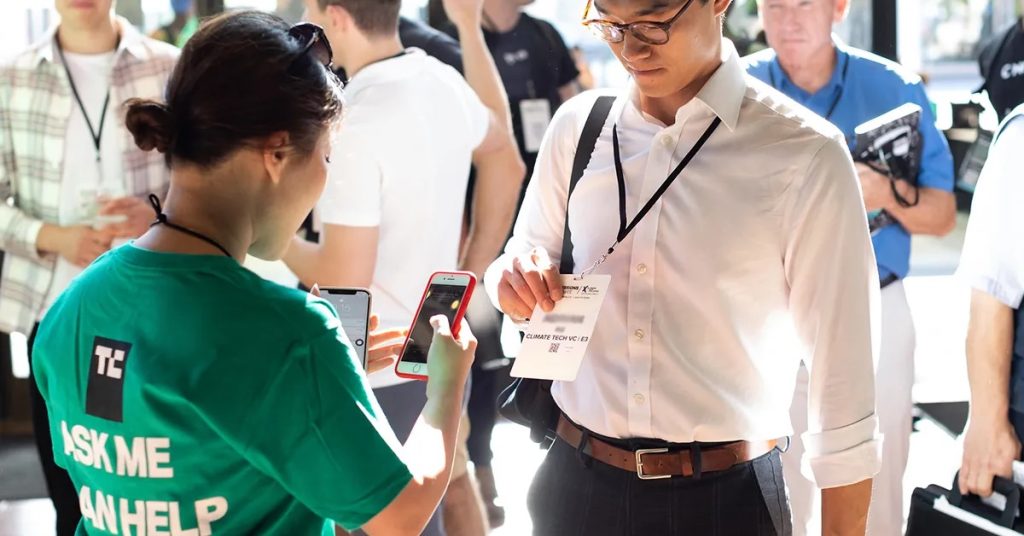Behind The Scenes And Front Row Access: Volunteer At TechCrunch Disrupt 2025 While You Still Can