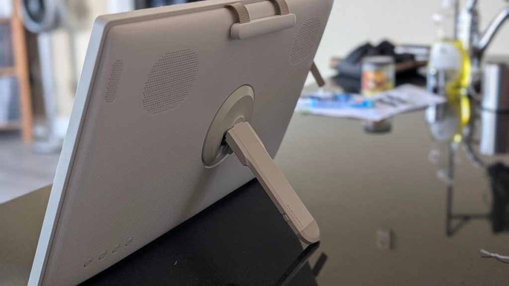 I Tried This 25 Inch Android Tablet For A Week   And The Use Cases Were Endless